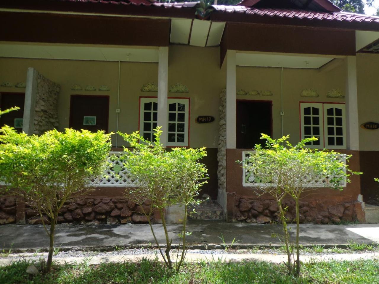 Nusa Holiday Village Jerantut Exterior photo